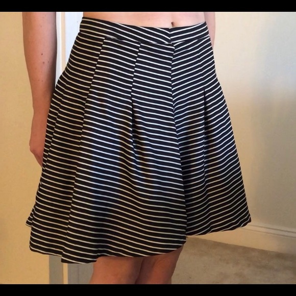 The Limited Dresses & Skirts - EUC! The Limited black & white striped skirt